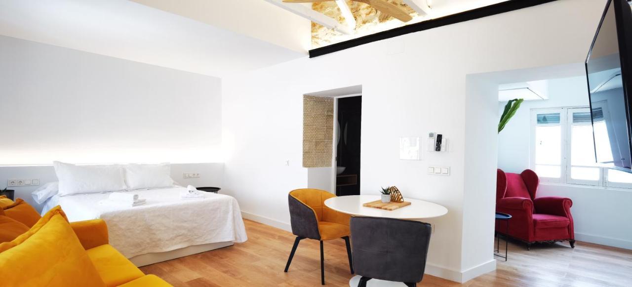 MANZANO PALACE. Habitaciones y Suites 30 m2 en la Plaza Mayor Almagro Exterior foto