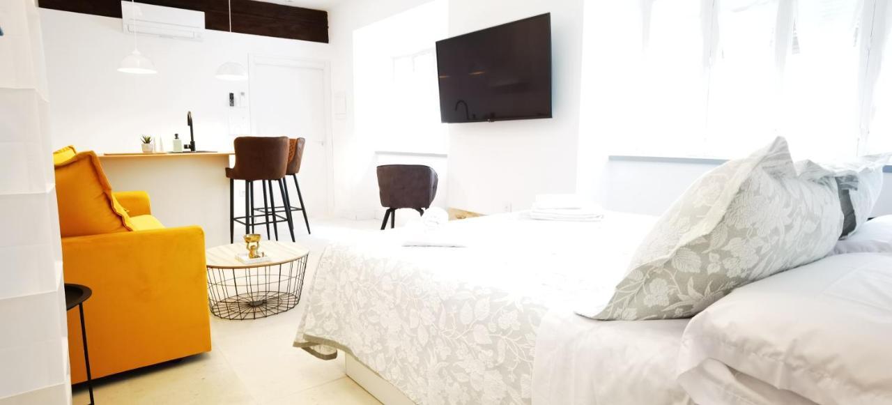 MANZANO PALACE. Habitaciones y Suites 30 m2 en la Plaza Mayor Almagro Exterior foto