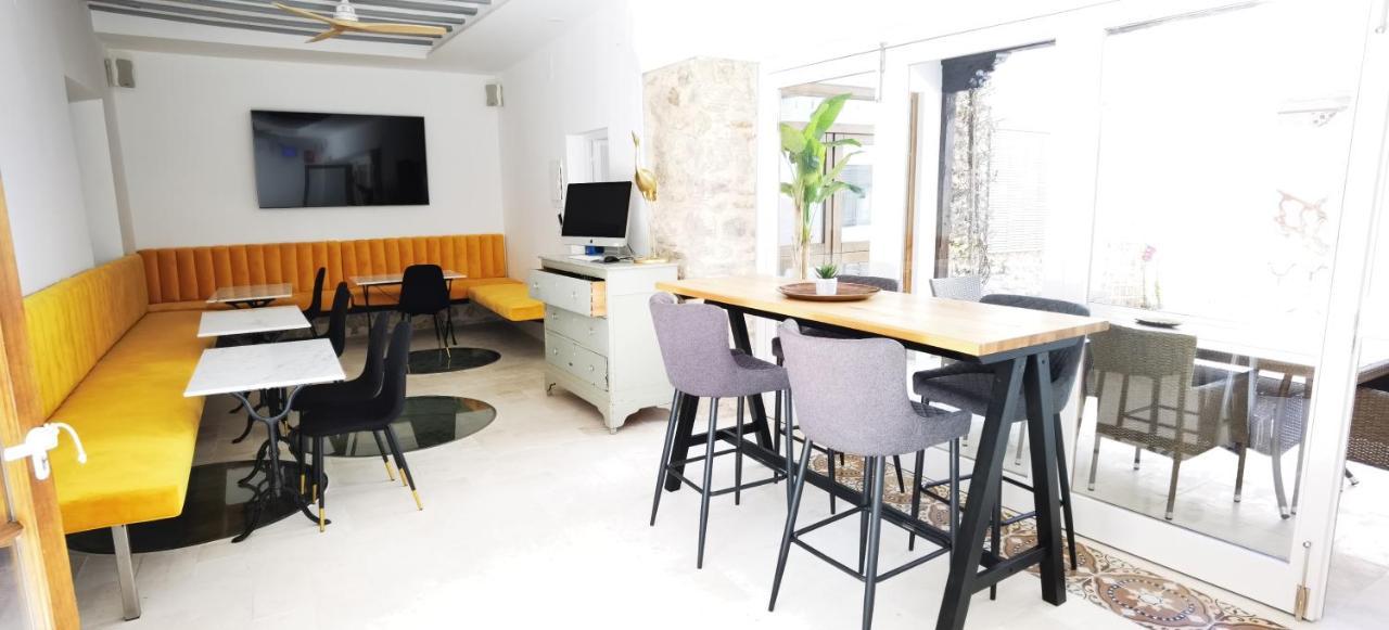 MANZANO PALACE. Habitaciones y Suites 30 m2 en la Plaza Mayor Almagro Exterior foto